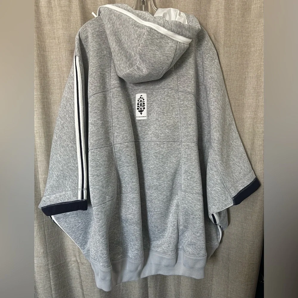 FREE PEOPLE Salt Air Cocoon Hoodie. M/L
Excellent Used Condition - Picture 3 of 7